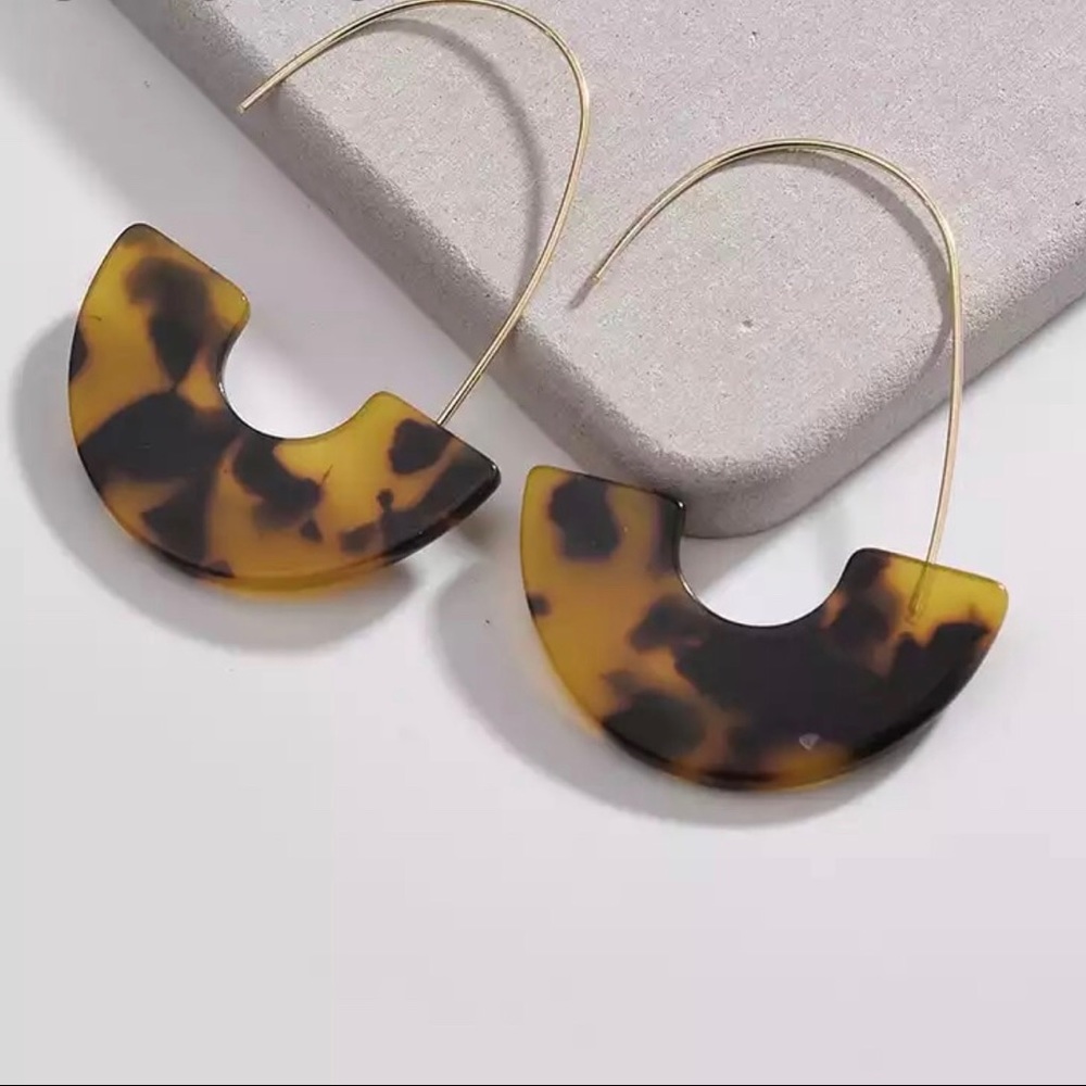 Tortoiseshell Hoop Earrings - Picture 2 of 3